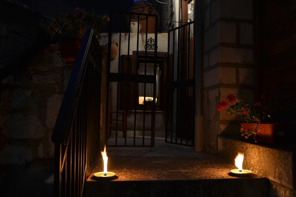 La Casa Del Pittore Di Petralia Petralia Soprana Eksteriør bilde